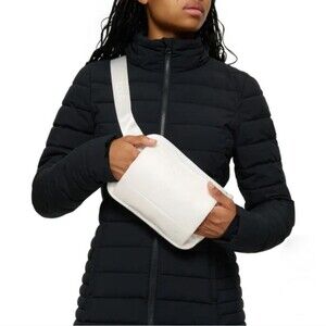 Lolë Unisex Faux Fur Lined Handwarmer Belt Bag 1.5L Pockets Key Clip Cream NEW